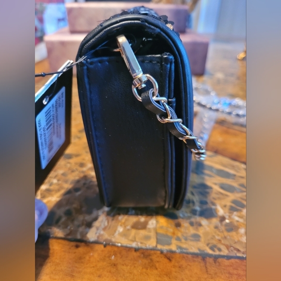 Badgley Mischka Black Sequin Crossbody Bag - Picture 4 of 7